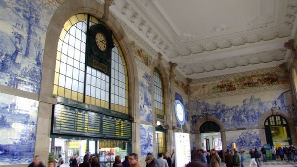 Железнодорожный вокзал Сао-Бенто в Порту