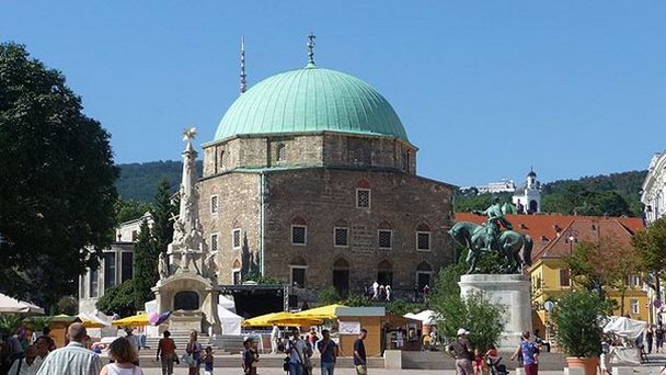 Мечеть Хассана Яковали в Южно-Задунайском крае