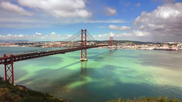 Мост 25-го апреля в Лиссабоне Мост 25-го апреля в Лиссабоне