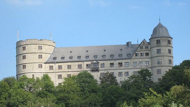 Замок Вевельсбург в Дюссельдорфе Замок Вевельсбург в Дюссельдорфе