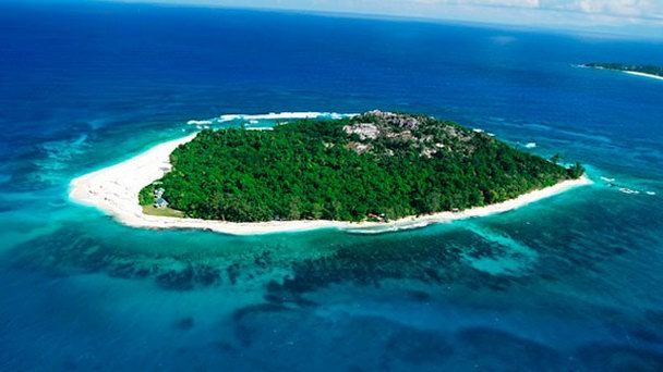 Остров Кузин в Праслине Остров Кузин в Праслине