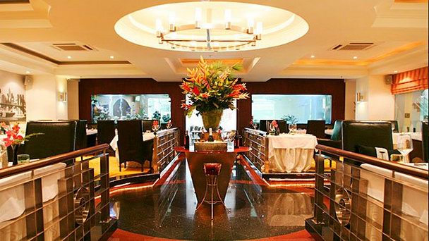 Ресторан-бар Manhattans в Паттайи