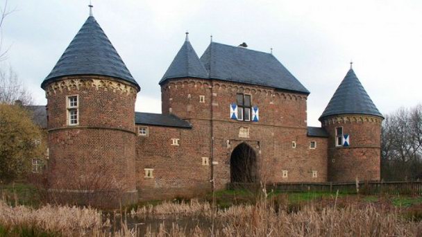 Бург Фондерн в Северном Рейн-Вестфалии