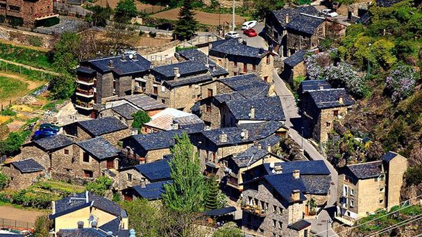 Деревня Ле Бонс в Андорре ла Велла