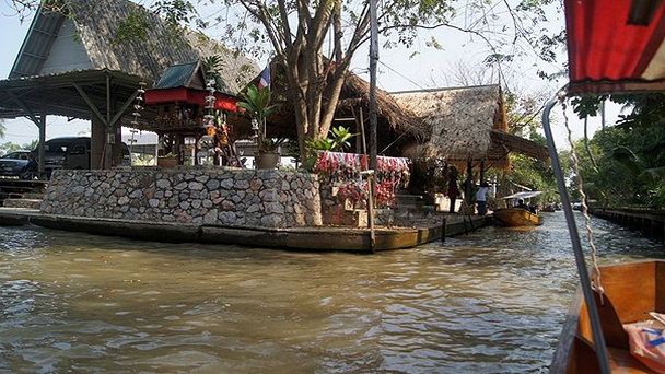 Плавучий рынок Канчанбури в Канчанабури