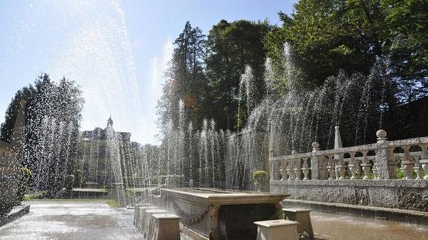 Потешные фонтаны во дворце Хелльбрунн в Зальцбурге