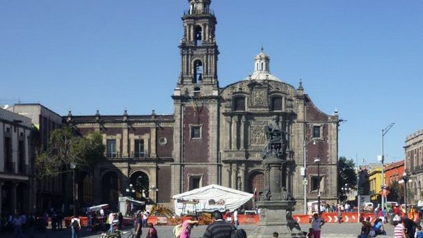 Площадь Санто-Доминго в Картахене