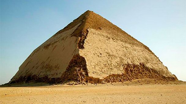 Ломаная пирамида в Гизе