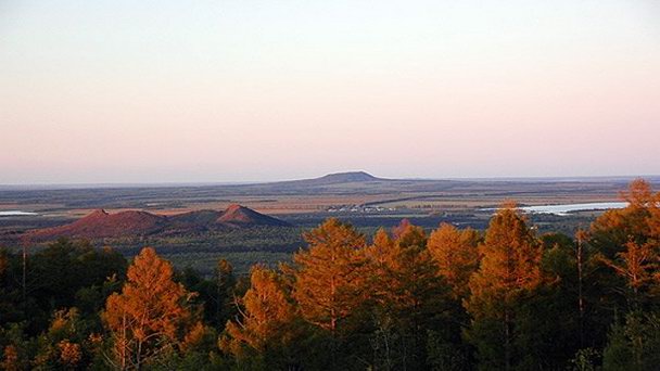 Вулкан Хэйлун в Удалянчи