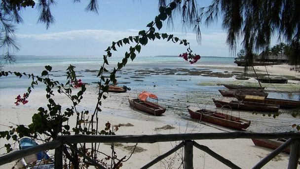 Рыбацкая деревня Кизимкази на острове Занзибар