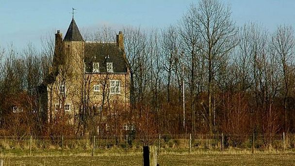 Замок Хьюс те Саббиндж в Зеландии