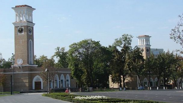 Янгиабадский базар в Ташкенте