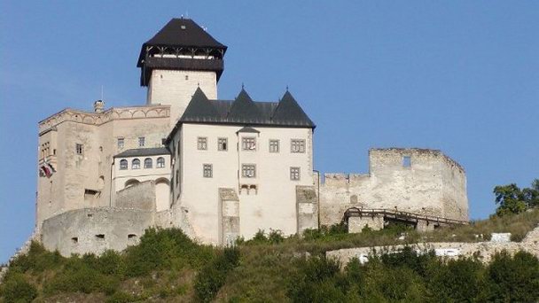 Замок Тренчин
