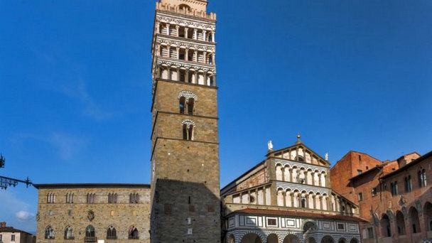 Кафедральный собор (Cattedrale di San Zeno) в Тоскане Кафедральный собор (Cattedrale di San Zeno) в Тоскане