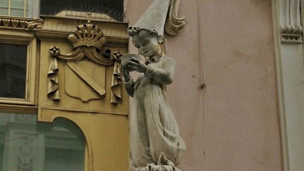 Статуя арапчонка в Вене