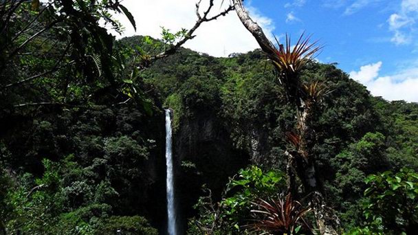 Водопад Мачай в Кито Водопад Мачай в Кито