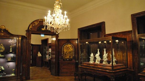 «Сокровищница Хофбурга» в Вене