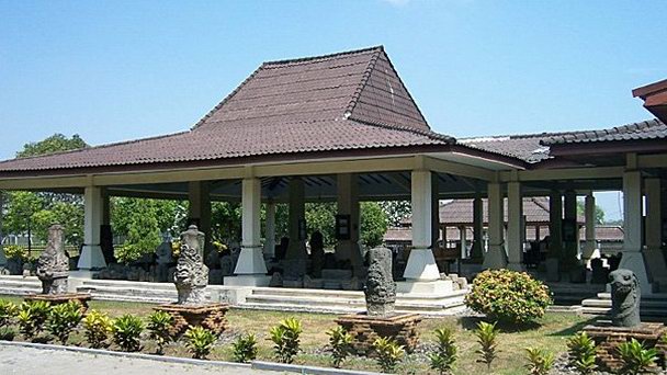 Музей Trowulan на Яве