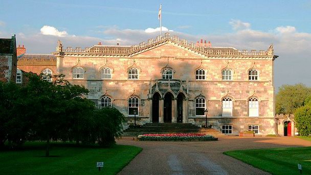 Резиденция архиепископа Йоркского в Англии Резиденция архиепископа Йоркского в Англии