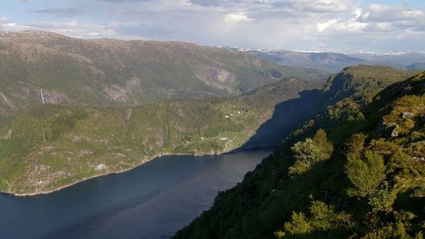 Ист-фьёрд в Шпицбергене Ист-фьёрд в Шпицбергене