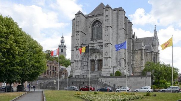 Коллегиальная церковь святой Вальдетруды в Эно