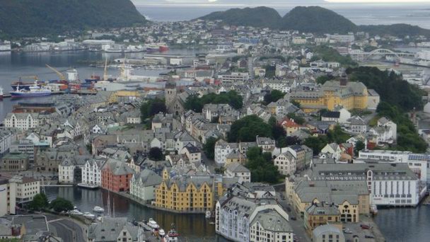 Новый центр Олесунда в Регионе Фьордов