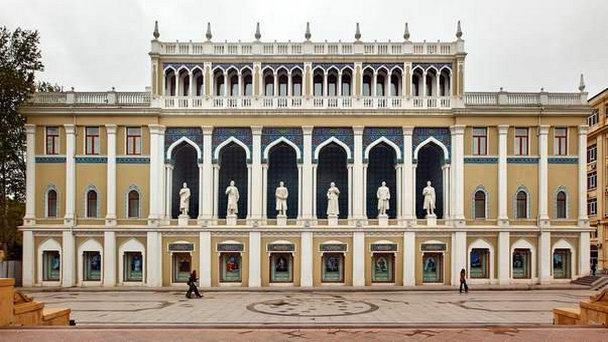 Музей Азербайджанской литературы Низами в Баку