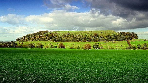 Замок Cadbury в Англии