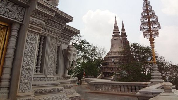 Холм Королевского Благосостояния в Удонге Холм Королевского Благосостояния в Удонге