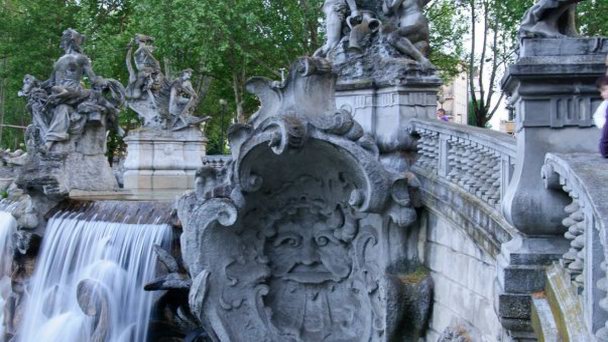 Фонтан «Двенадцать месяцев» в Турине