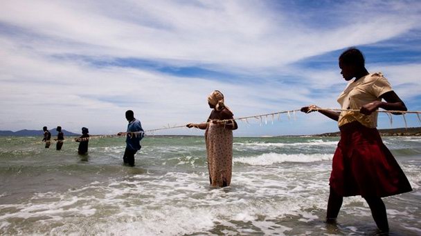 Озеро Анони в Форт Дауфине Озеро Анони в Форт Дауфине