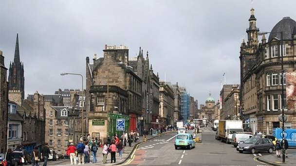 Улица George IV Bridge в Шотландии