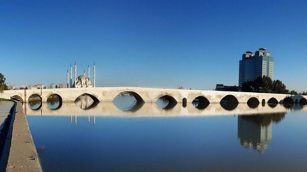 Мост Ташкёпрю в Адане