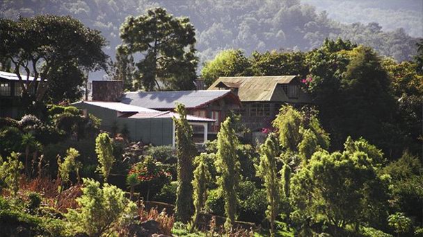 Городок Сантьяго-Атитлан на Озере Атитлан