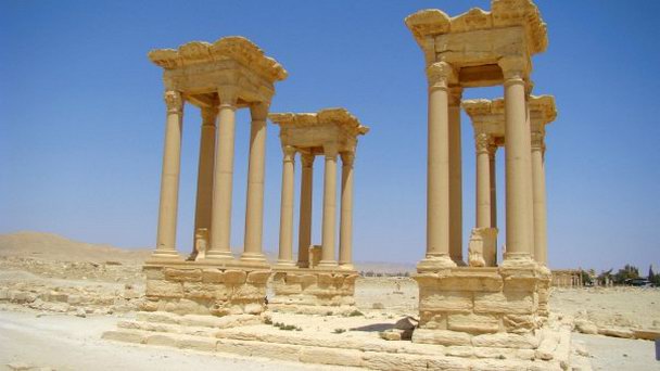 Архитектурный комплекс Тетрапилон в Пальмире