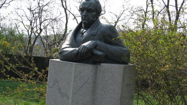 Памятник И.П. Котляревскому в Полтаве в Полтаве