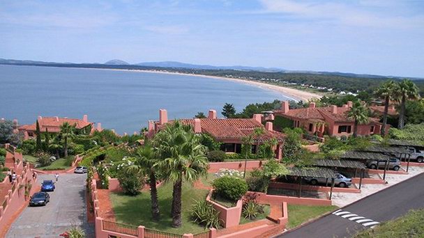 Городок Терма-дель-Дейман в Монтевидео Городок Терма-дель-Дейман в Монтевидео