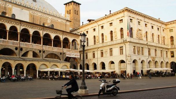 Пьяцца делле Эрбе в Венето