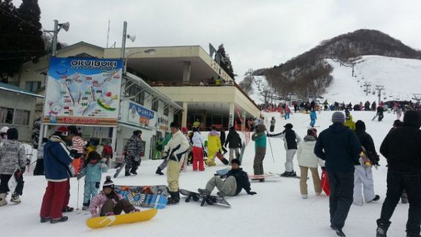 Горнолыжные курорт Окуибуки в Токио Горнолыжные курорт Окуибуки в Токио