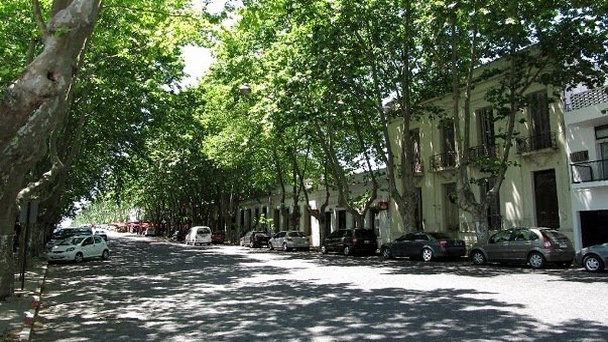 Улица генерала Флореса в Колония-дель-Сакраменто