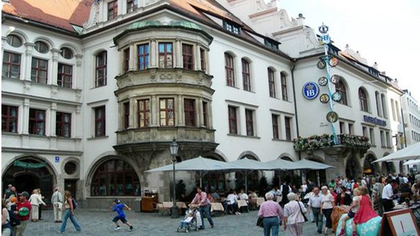 Площадь Плацль в Мюнхене Площадь Плацль в Мюнхене