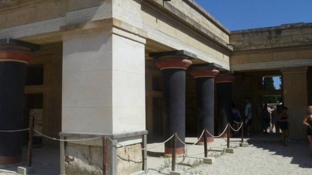 Мегарон царя на Острове Крит