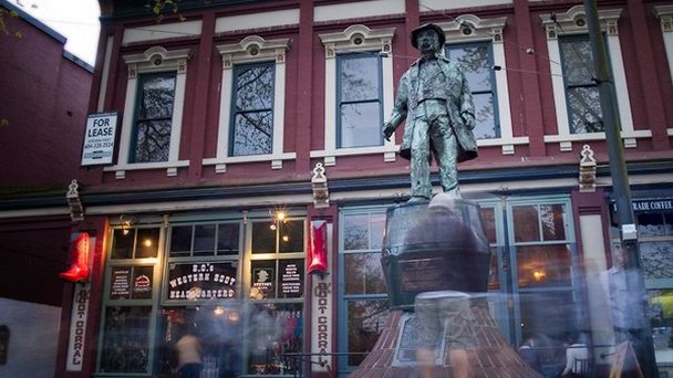 Памятник пьянице в Ванкувере