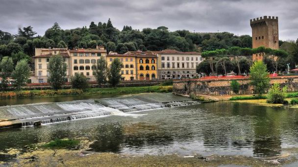 Река Арно в Флоренции