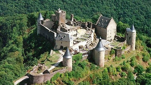 Замок Эш-сюр-Сюр в Люксембурге