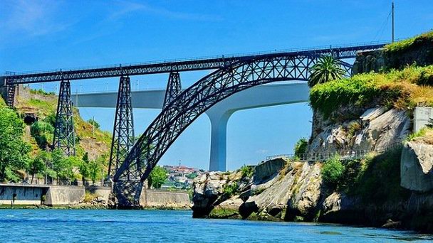 Мост Понте-де-Дона-Мария-Пиа в Порту