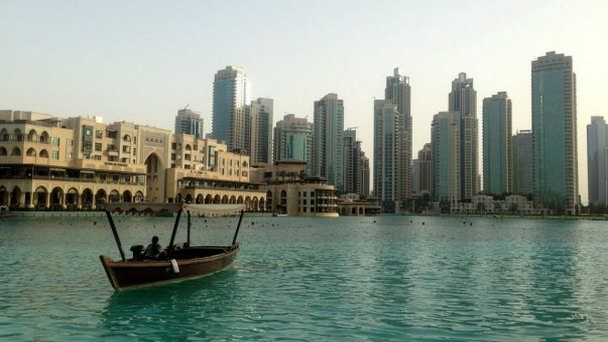 Искусственное озеро Бурж Халифа в Дубае