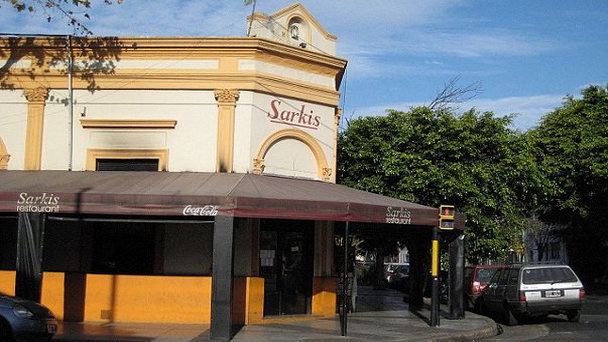 Ресторан Sarkis в Буэнос-Айресе