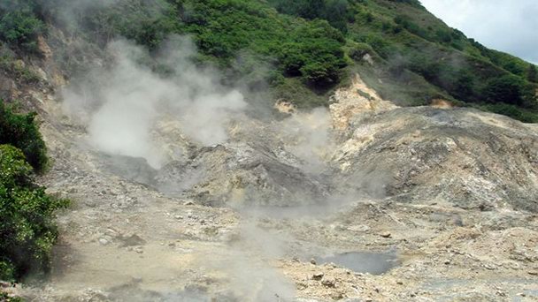 Источники Ла-Суфриер-Сульфур-Спрингс в Сент Люсии Источники Ла-Суфриер-Сульфур-Спрингс в Сент Люсии