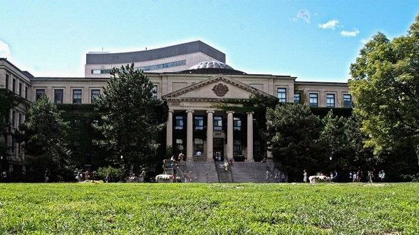 Университет Оттавы в Оттаве